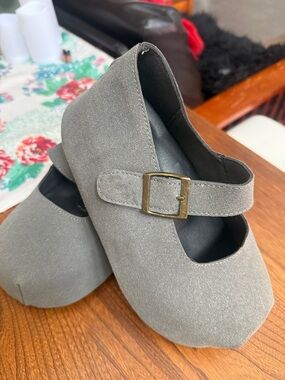 NWOT Platform Suede Mary Jane Shoes in Gray